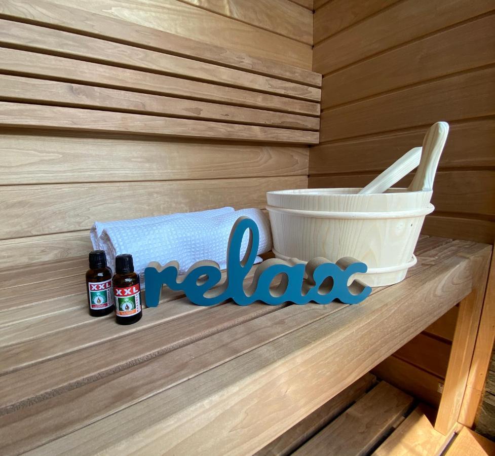 Relax Sauna Apartman Privat Finn Szaunaval เคสเท ภายนอก รูปภาพ